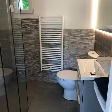 Maisons Neuves Dans Quartier Calme *