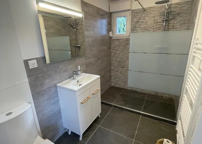 Maisons Neuves Dans Quartier Calme *